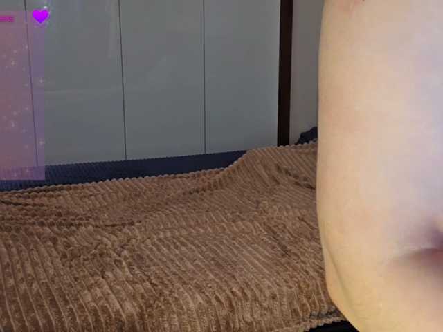 Kiki_Tiki live cam preview