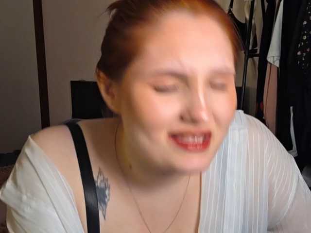 Kiki_Tiki live cam preview