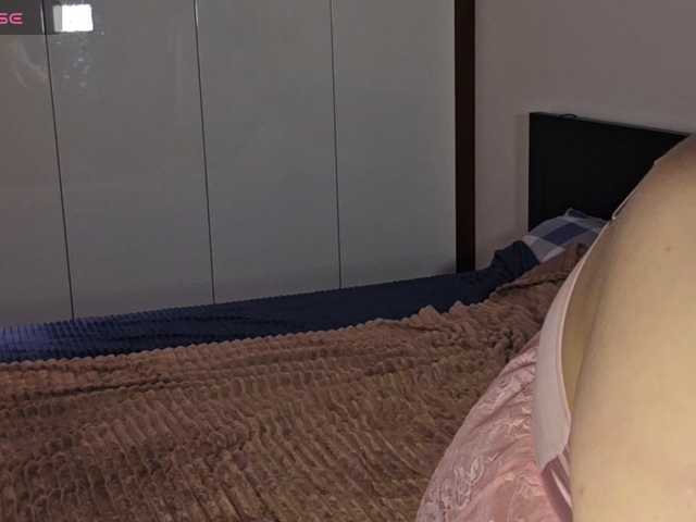 Kiki_Tiki live cam preview
