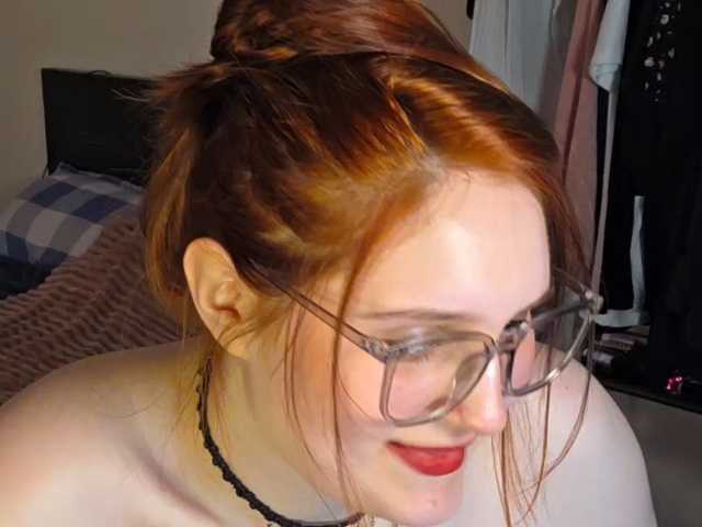 Kiki--Tiki, en directo ahora en BongaCams