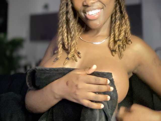 Lovin777xo live cam on BongaCams