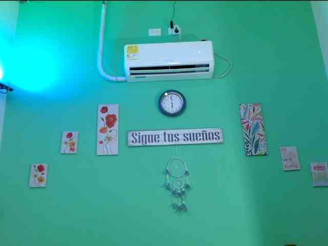 erikaskinny18's live room
