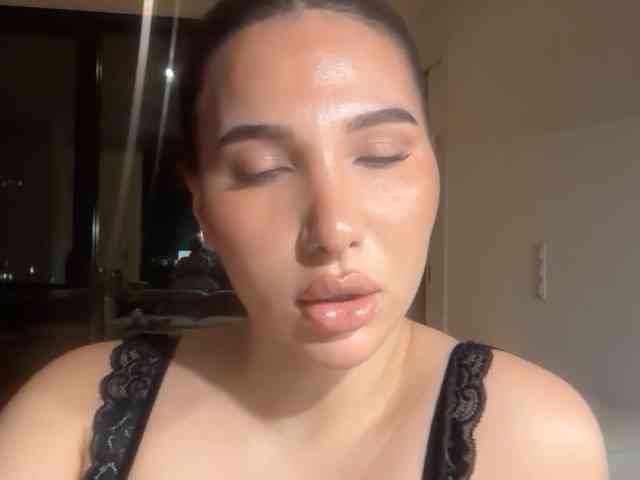 Model: Cherrylaur1