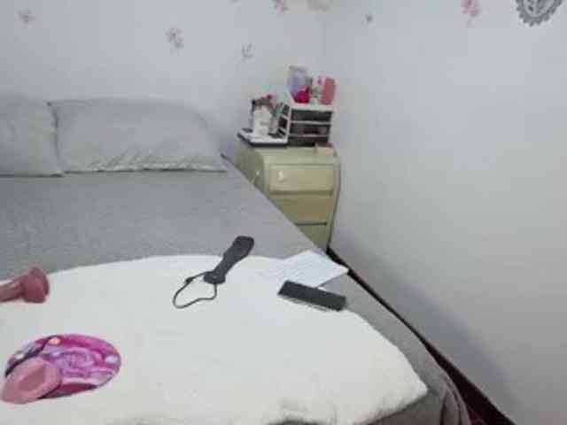 TheMiaDollx webcam