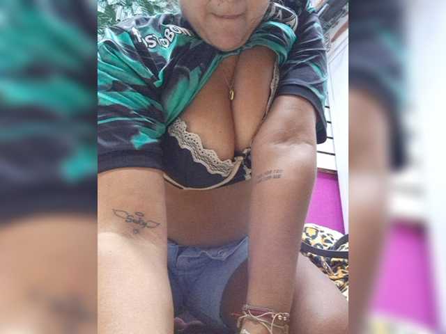 Sunyferrer live cam on BongaCams