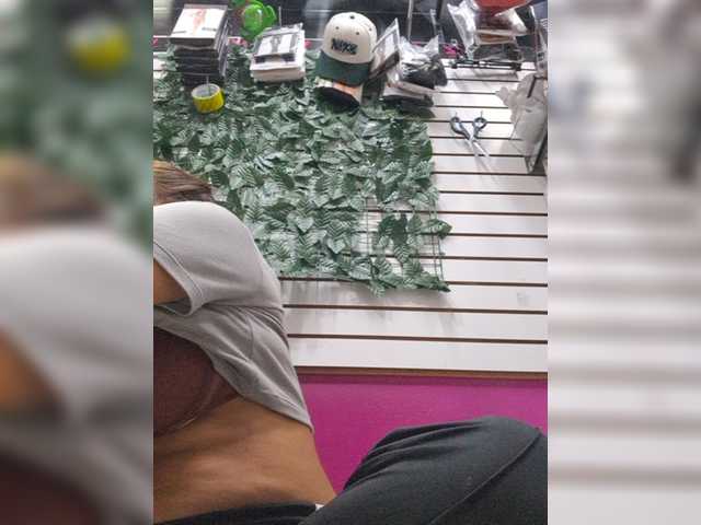 Sunyferrer live cam on BongaCams