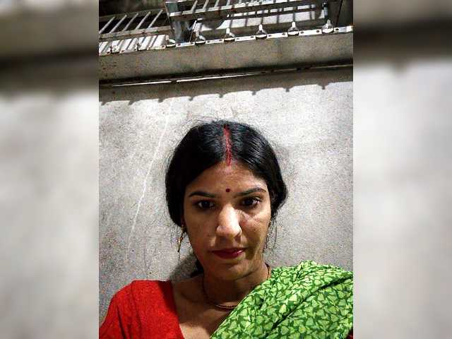 Neelam2454 — live female cam