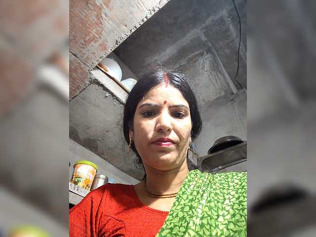 Neelam2454 — live female cam