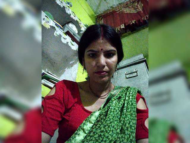 Neelam2454 — live female cam