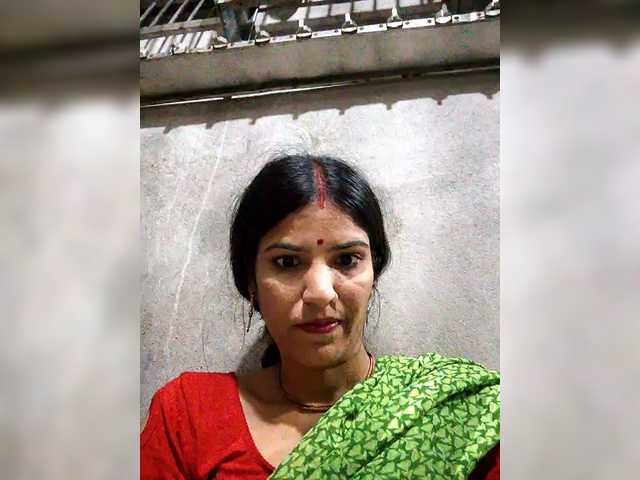 Neelam2454 — live female cam