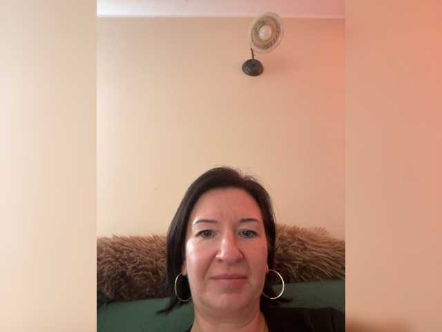 Lola-211 live cam on BongaCams