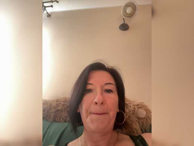 Lola-211 live cam on BongaCams