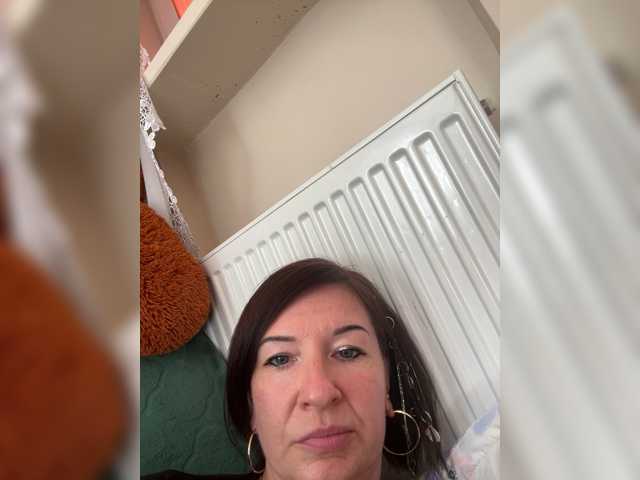 Lola-211 live cam preview