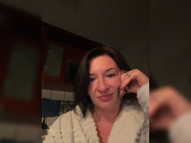 Lola-211 live cam on BongaCams