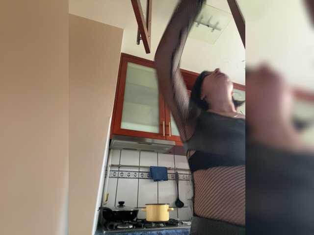 Lola-211 live cam on BongaCams