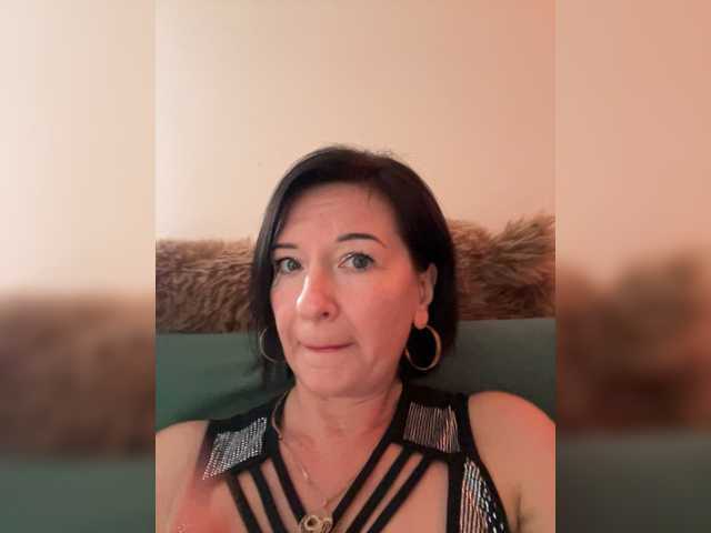 Lola-211 live cam on BongaCams