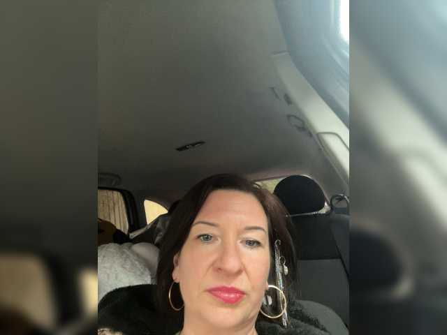 Lola-211 live cam on BongaCams