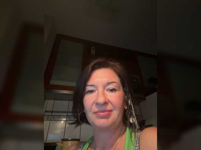 Lola-211 live cam preview