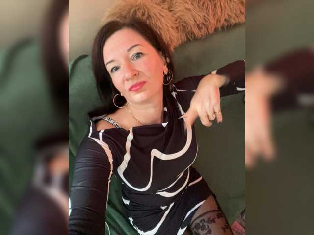 Lola-211, en vivo ahora en BongaCams