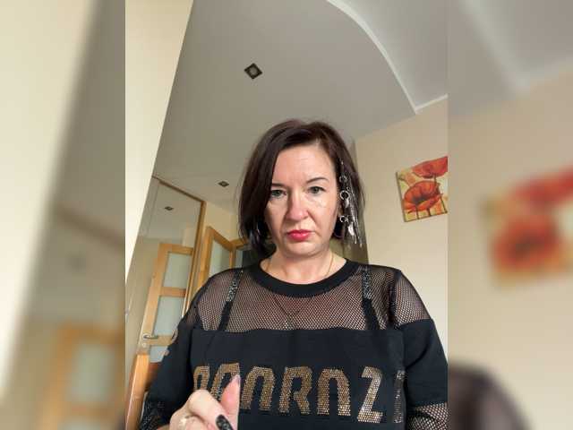 Lola-211 live cam on BongaCams