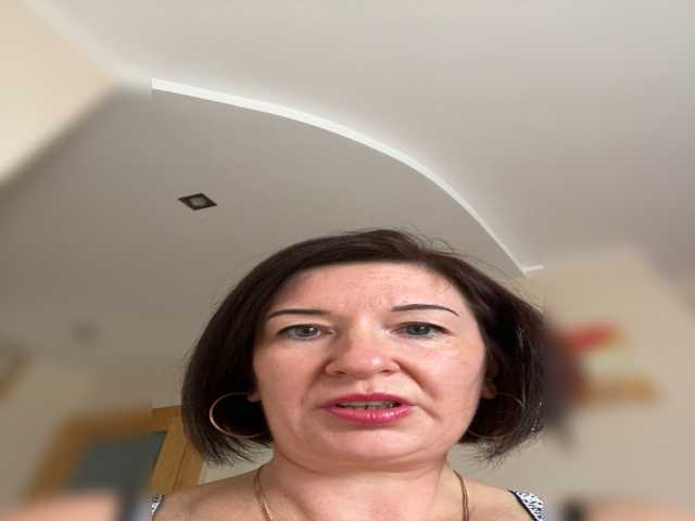 Lola-211 live cam preview