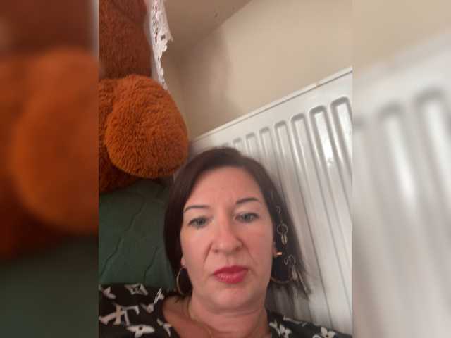 Lola-211 live cam preview