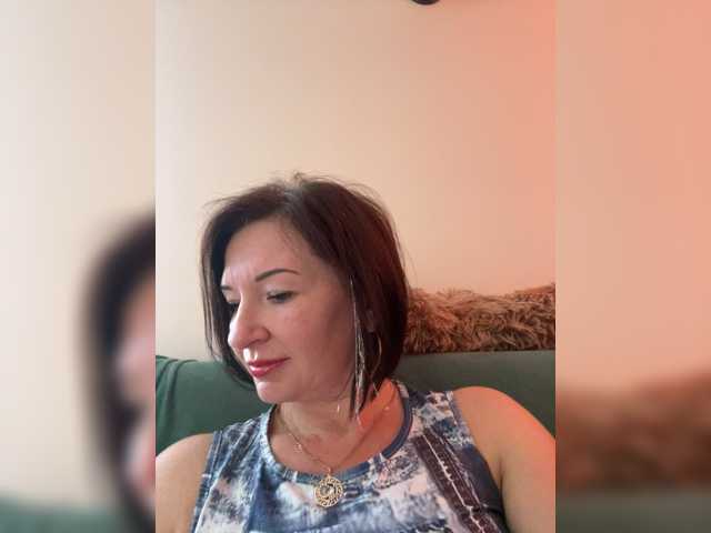 Lola-211 live cam preview