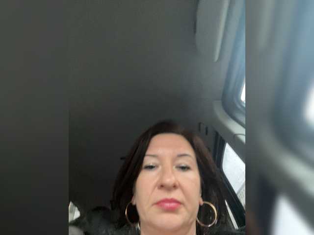 Lola-211 live cam