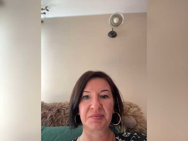 Lola-211 live cam on BongaCams