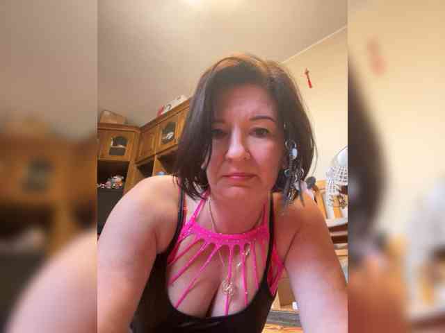 Lola-211 webcam
