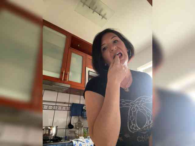 Lola-211 webcam