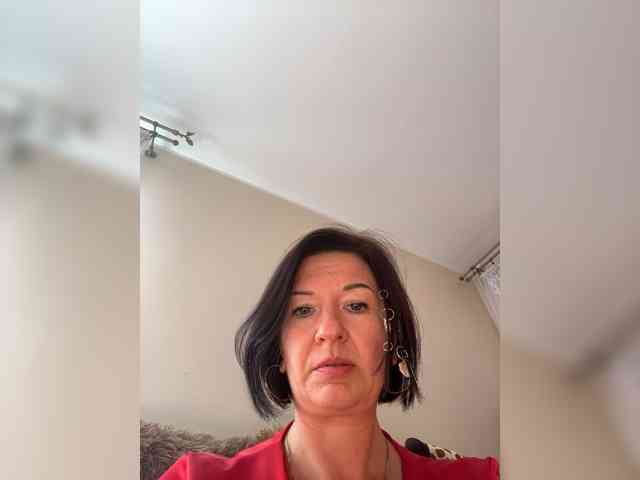 Lola-211 webcam