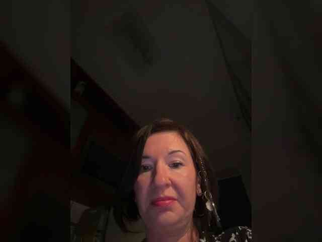 Lola-211 webcam