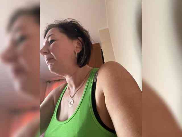 Lola-211 webcam