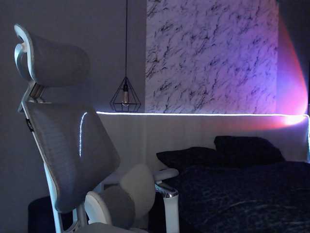 hailie-icon live cam preview