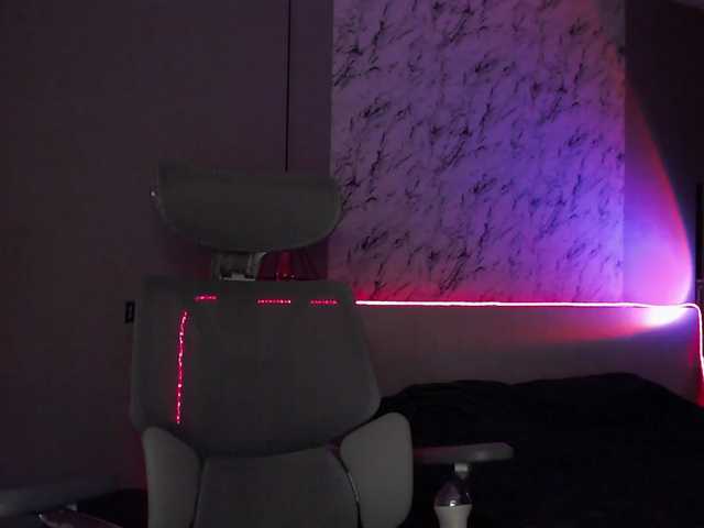 hailie-icon live cam preview