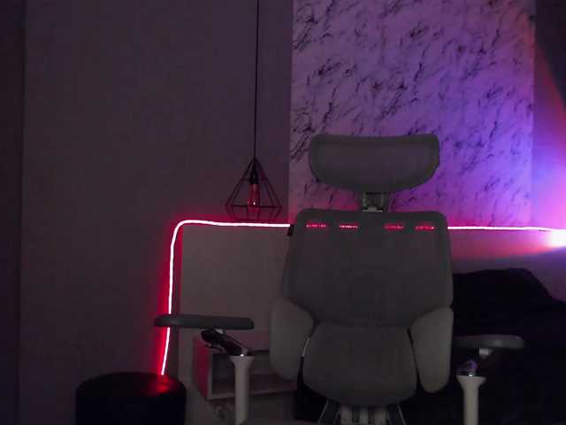hailie-icon live cam preview