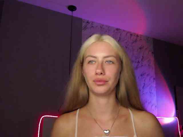 Model: hailie-icon