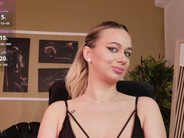 MilanaDivine live cam on BongaCams