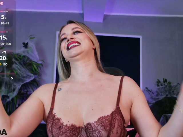 MilanaDivine live cam on BongaCams