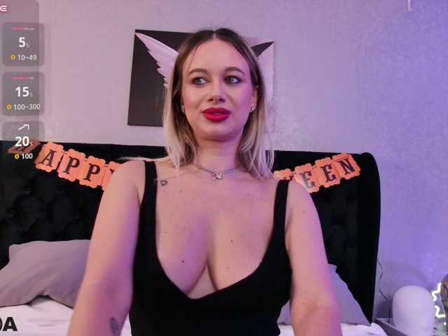MilanaDivine live cam on BongaCams
