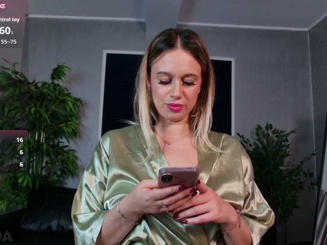 MilanaDivine live cam on BongaCams