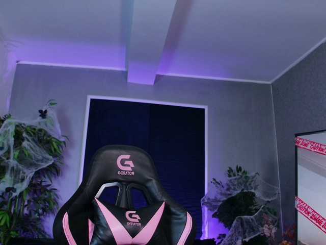 MilanaDivine live cam preview