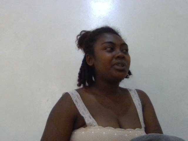 Anabelle-1 live cam preview