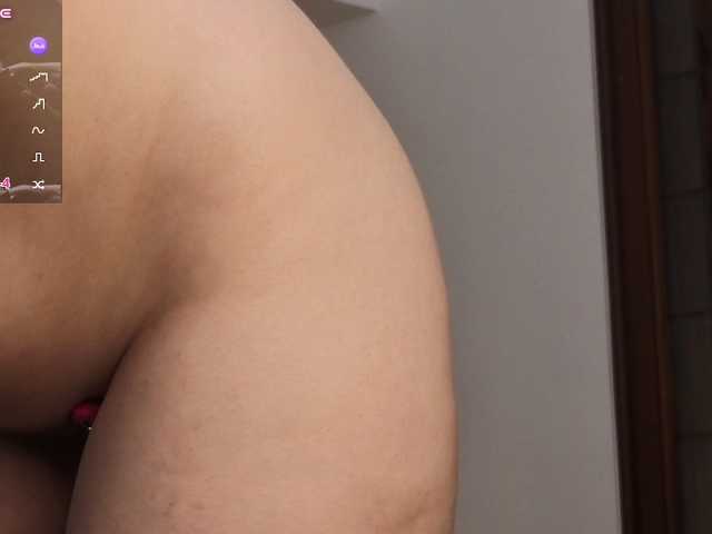 Natural-Mary live cam on BongaCams