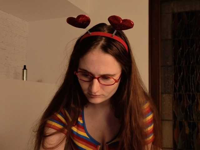 Natural-Mary live cam on BongaCams