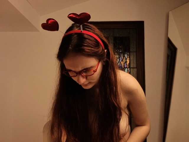 Natural-Mary live cam on BongaCams