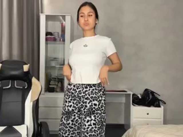 CathrineDickow live cam on BongaCams