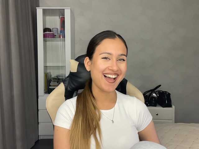 CathrineDickow live cam on BongaCams