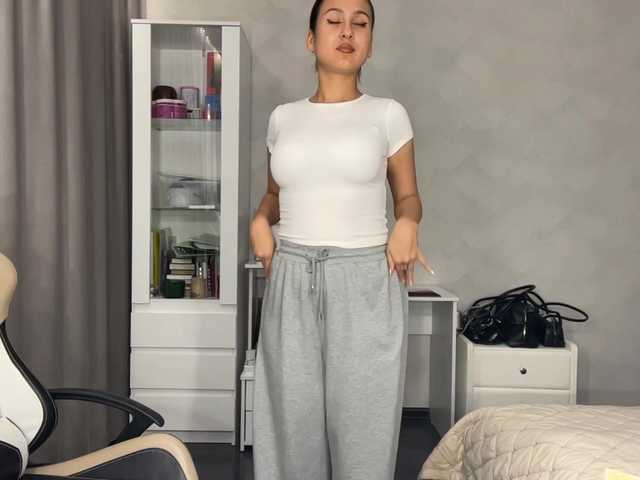 CathrineDickow live cam on BongaCams